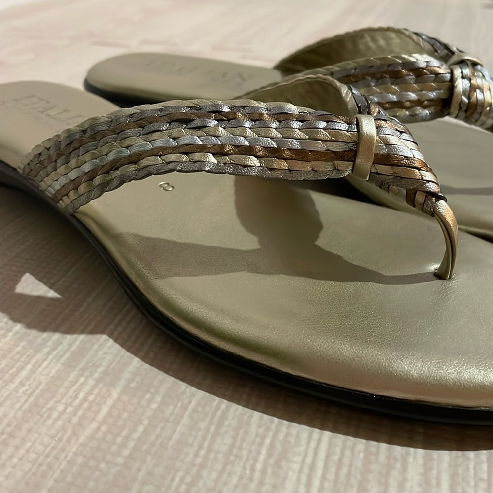 Women’s Gold Sandals ~ Made in Italy - Picture 2 of 6